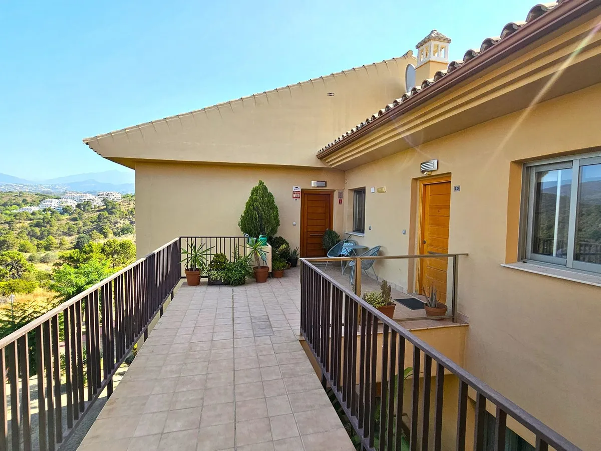 9ec7d9dd-f15c-4a76-b8bb-9fc40f51a712