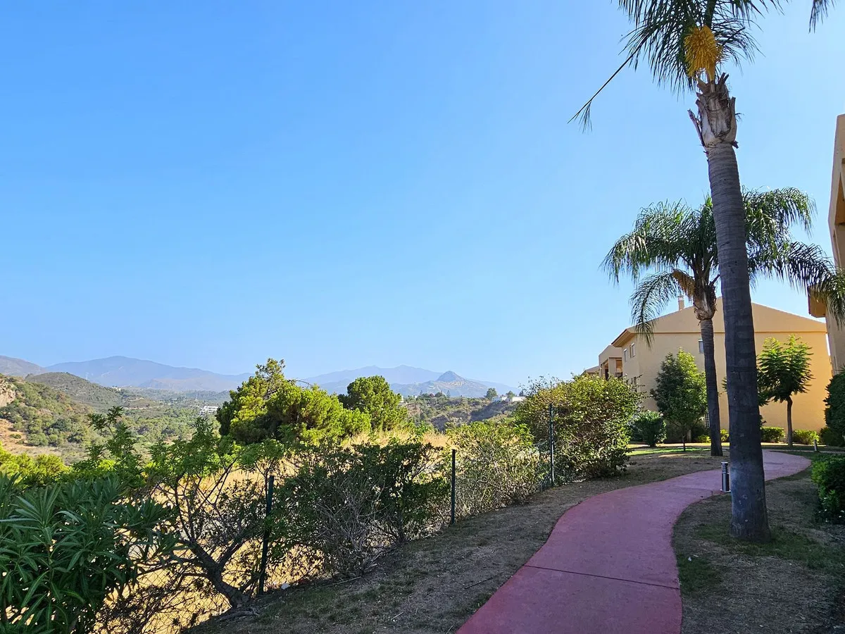 e0565905-0d04-4847-ba21-6521eaf3e2f6