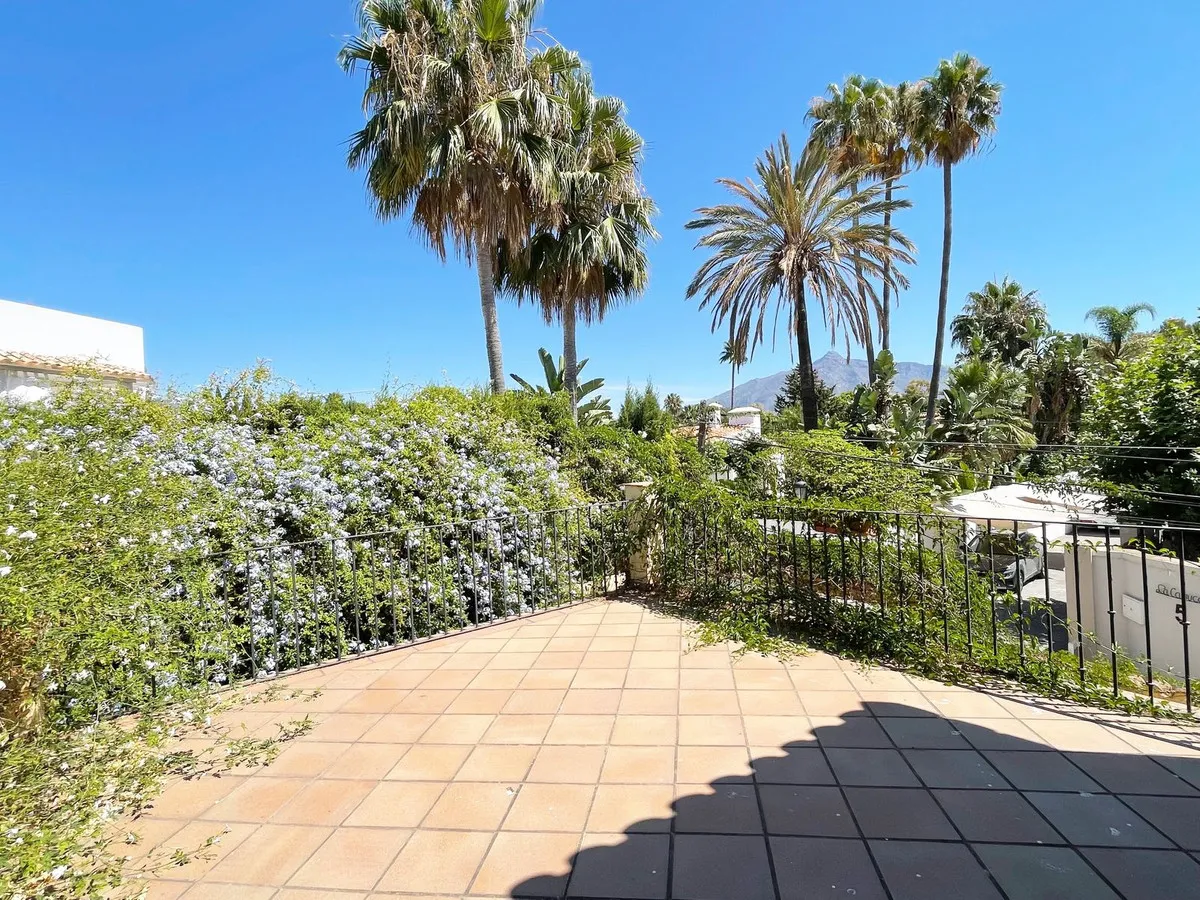 041c3225-ff6e-4a25-9482-edf65ccdfd01