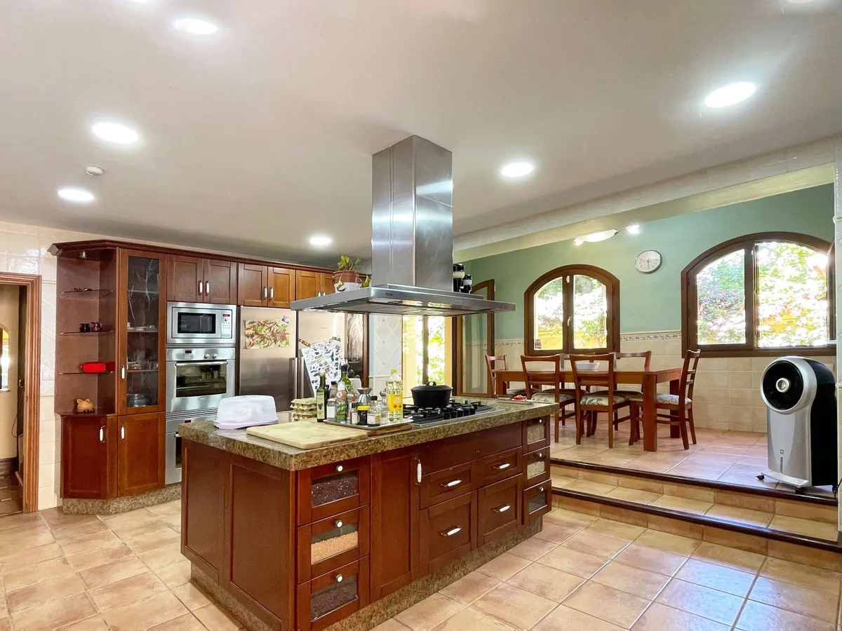 1d4460d0-df54-46c1-8100-e6051bdeccf1