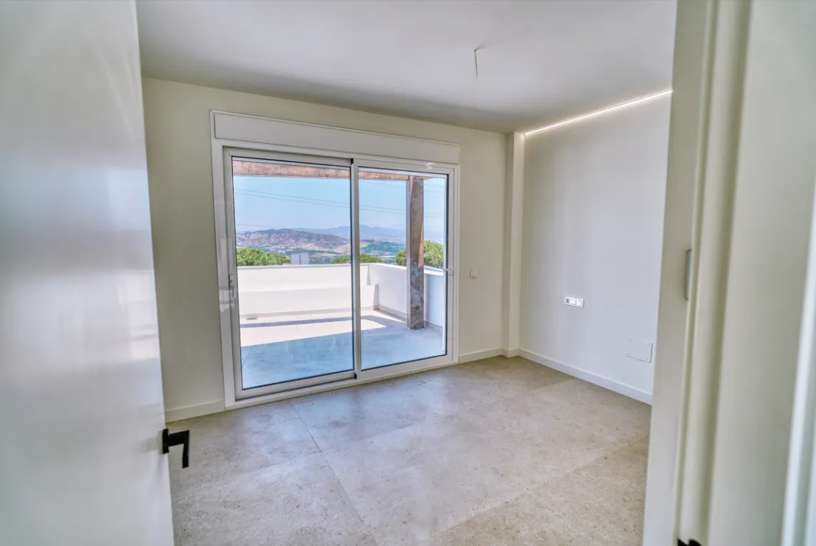 14b0313e-493d-4779-b988-4f2292ee4dd9