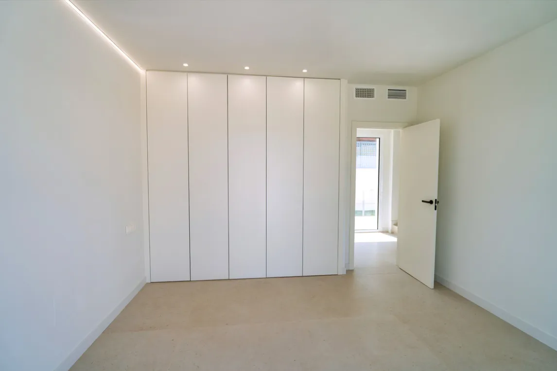 fb196418-08fe-422f-9761-f97b83d69eb4