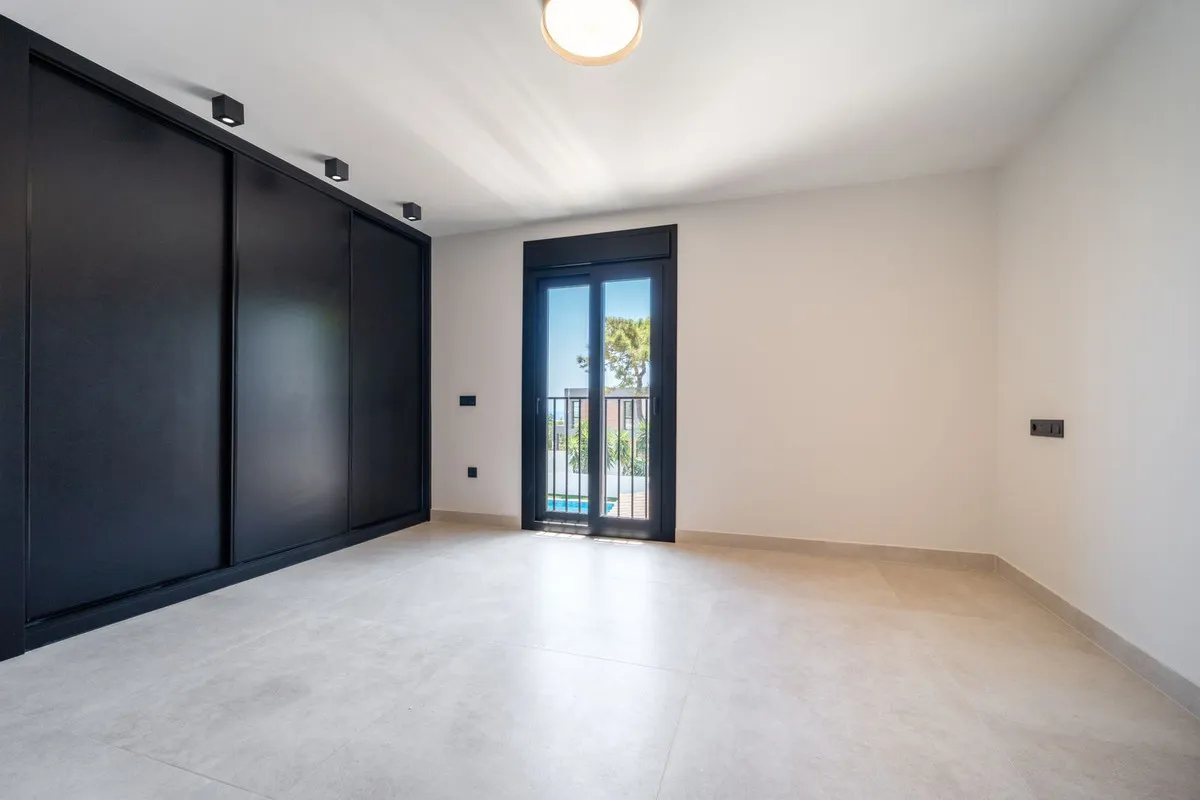 09b88064-ff33-4554-8d72-08169b63e316