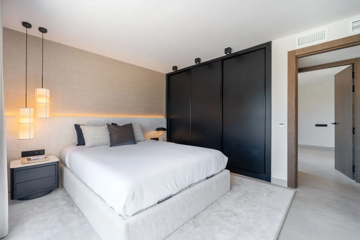 dd8b89ac-b1e5-4360-96aa-e27076b14f5f