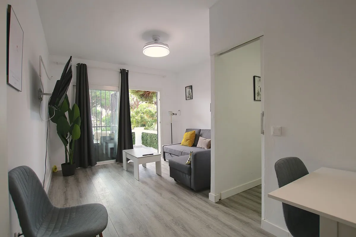 8d623064-e7cc-47e2-b2d5-742dc9298971