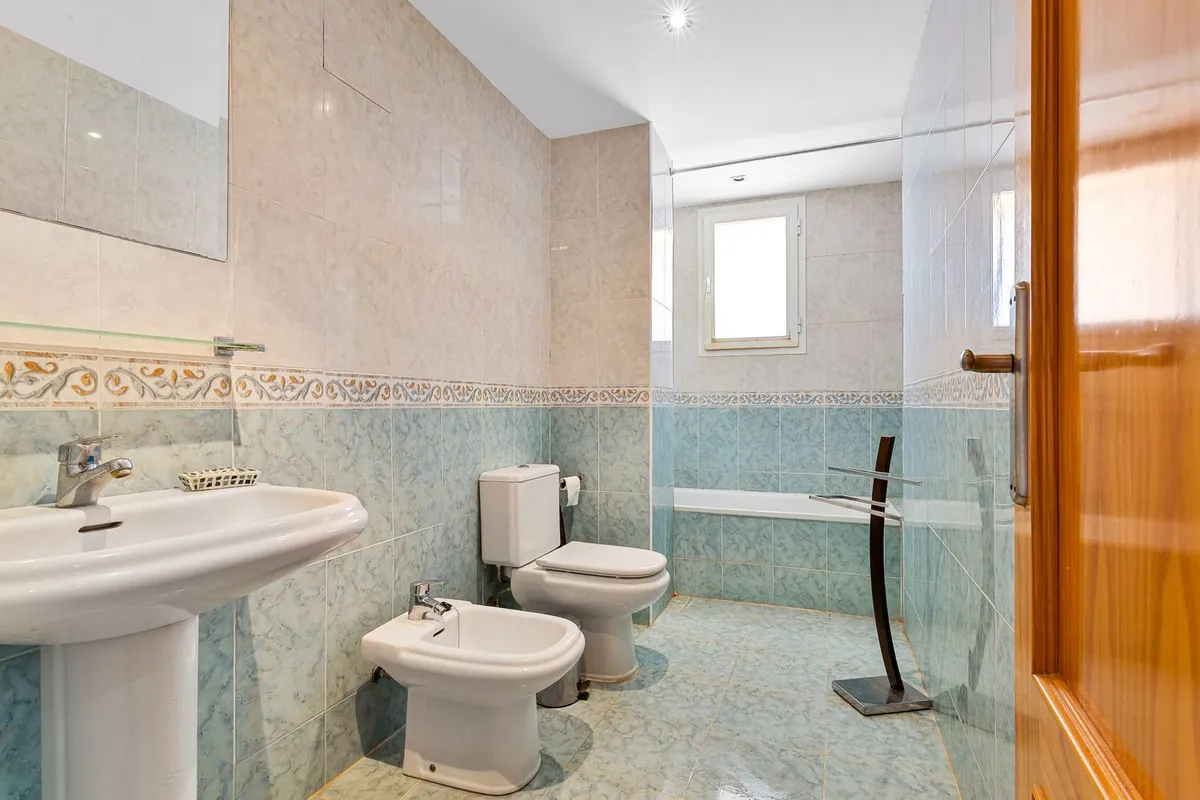 cc493977-1da3-4034-89eb-79d5cc20f5ec