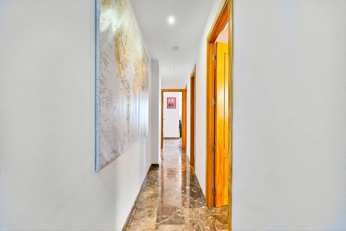 d8a512e9-bea7-401c-ac2b-ce9a0b51f197