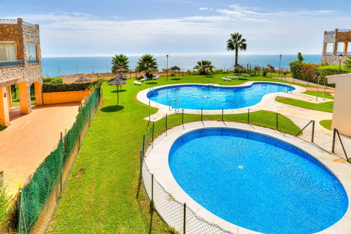 f991b3ea-773b-4bff-b499-cf9b40e6bf30