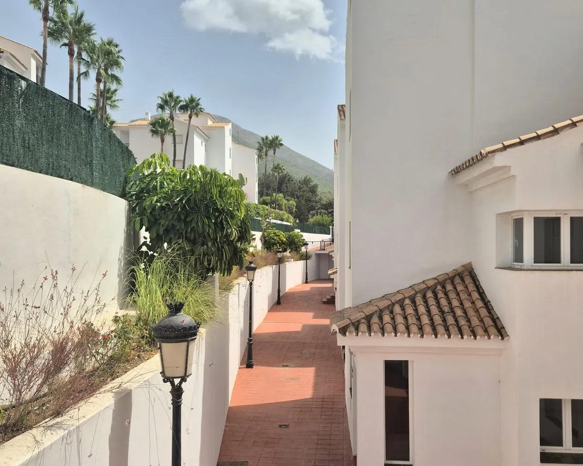 1d48ab10-f2ac-41d0-840e-eeec9313b738