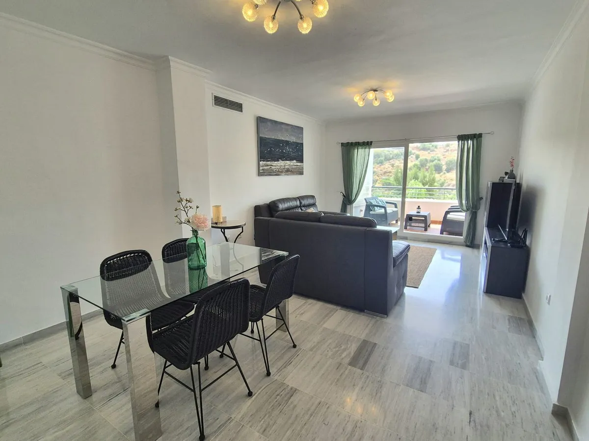 8274e2ec-c391-4f69-a362-a8e6a8075859