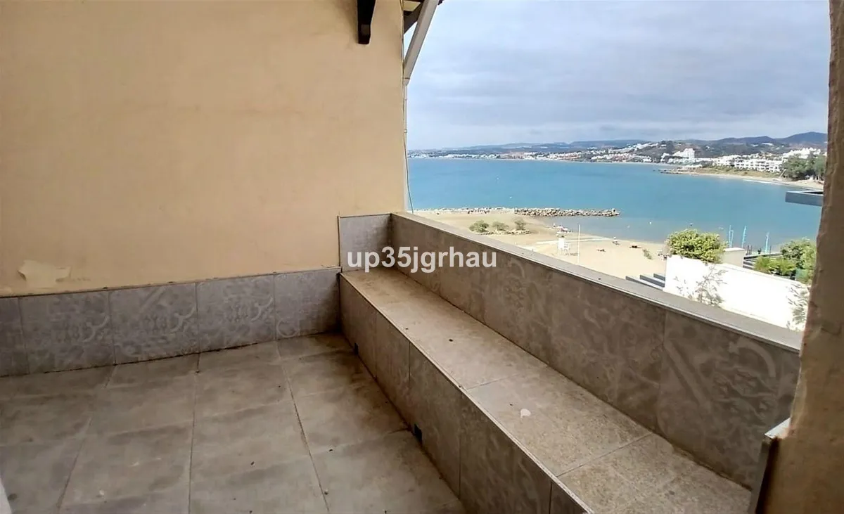 8eda2074-8df6-4d9c-a498-f5bb16f7e17d