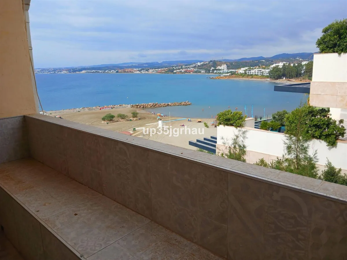 d3797ca8-2a88-467b-8cfb-e61717584621