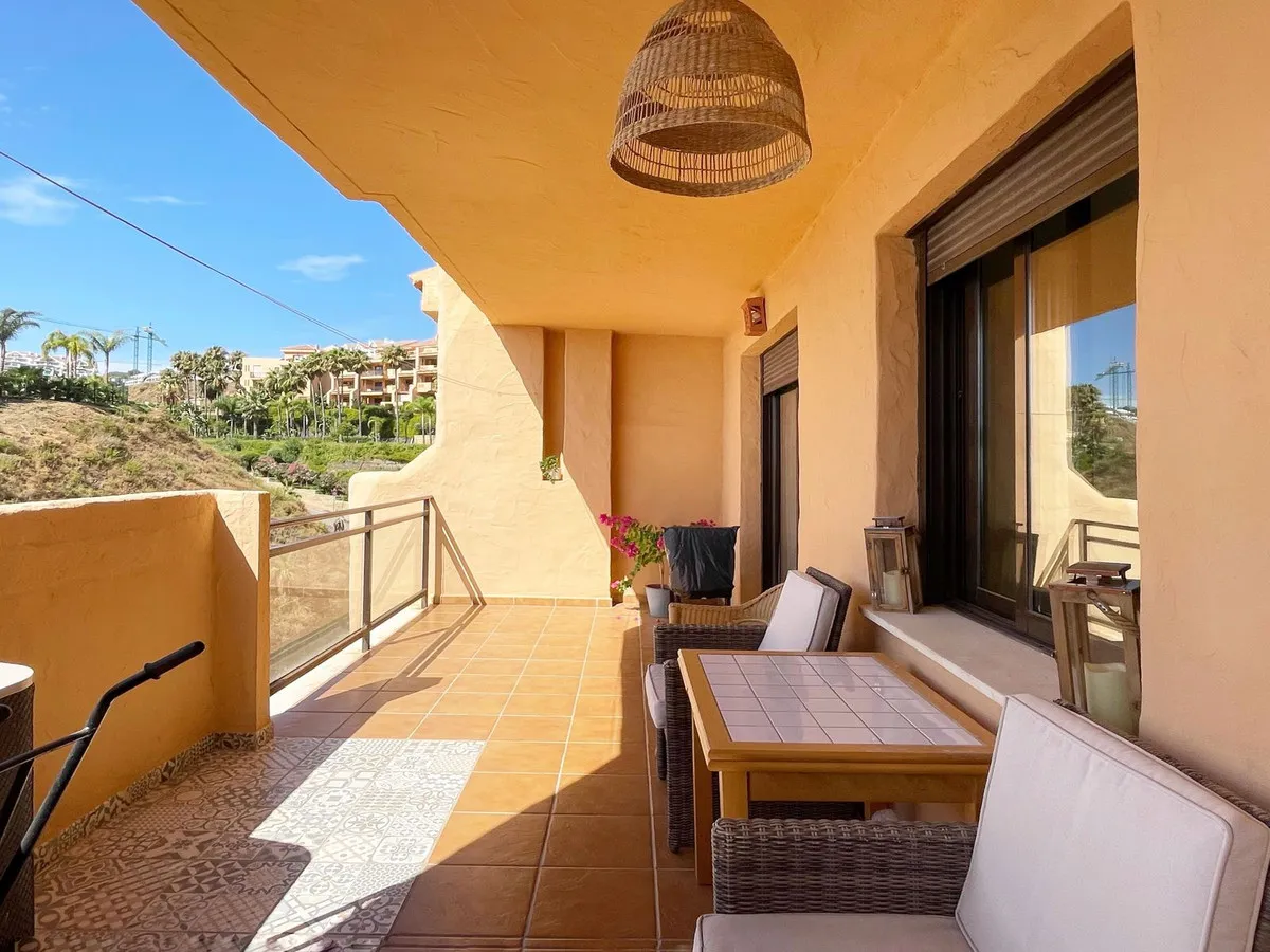 48d69f6b-2d5c-404b-8d1e-4366fade66e9