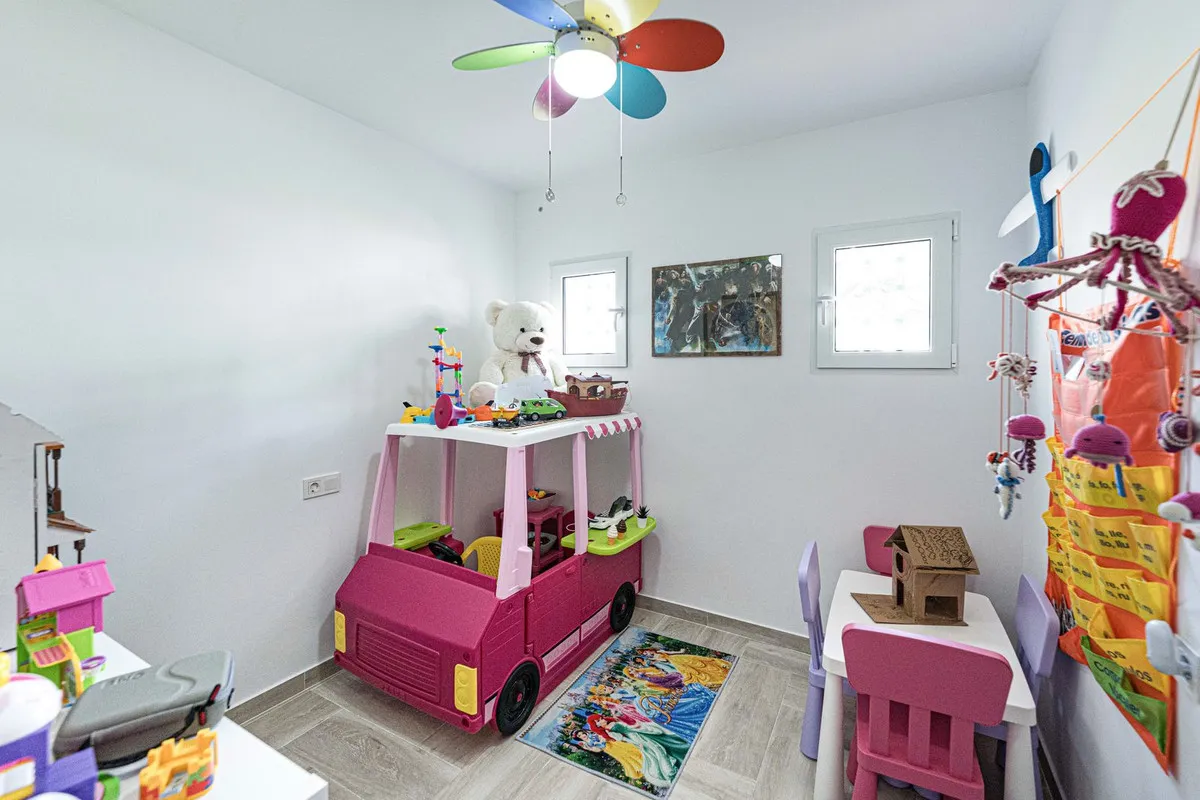 2d484fde-1d77-4ee3-b96c-ba306626fcab