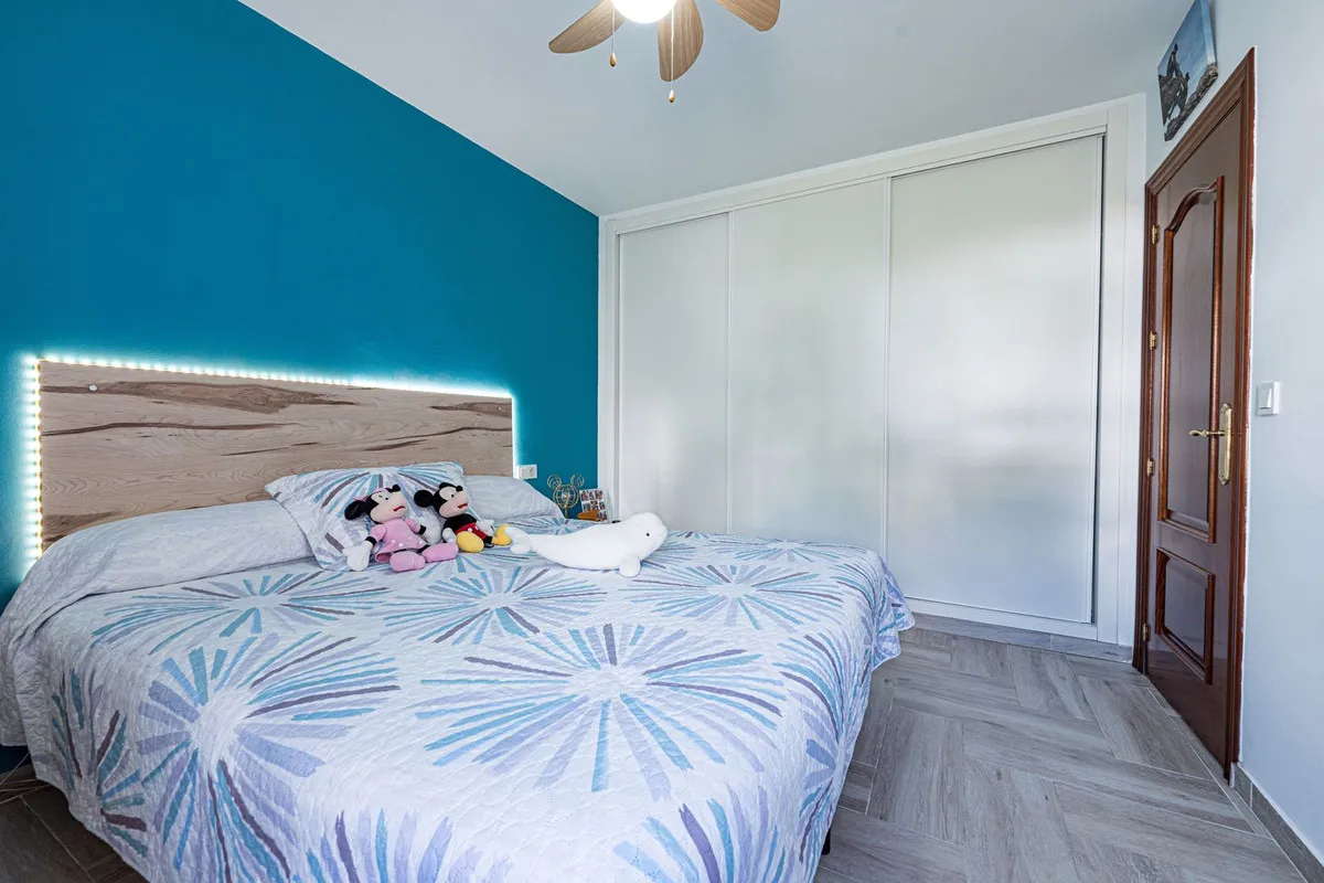 57430943-b556-4ad7-bb41-28571d8502d5