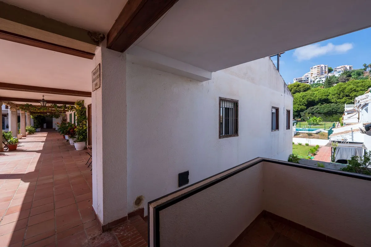 f6ecfcab-db36-4941-881e-13965d21836a