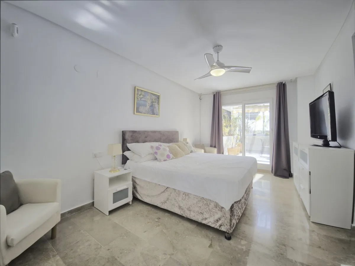 53aa9cb5-b201-4046-838b-fe60226bc692