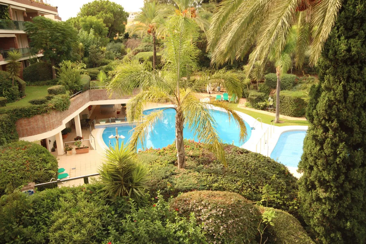 4830344f-374f-468c-8348-a982a773c5eb