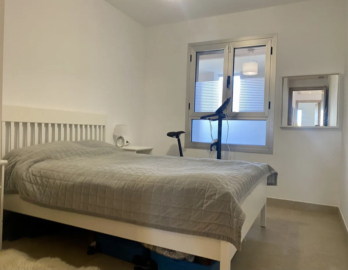 c13e09a8-4b62-44e1-9131-677b11a615e9