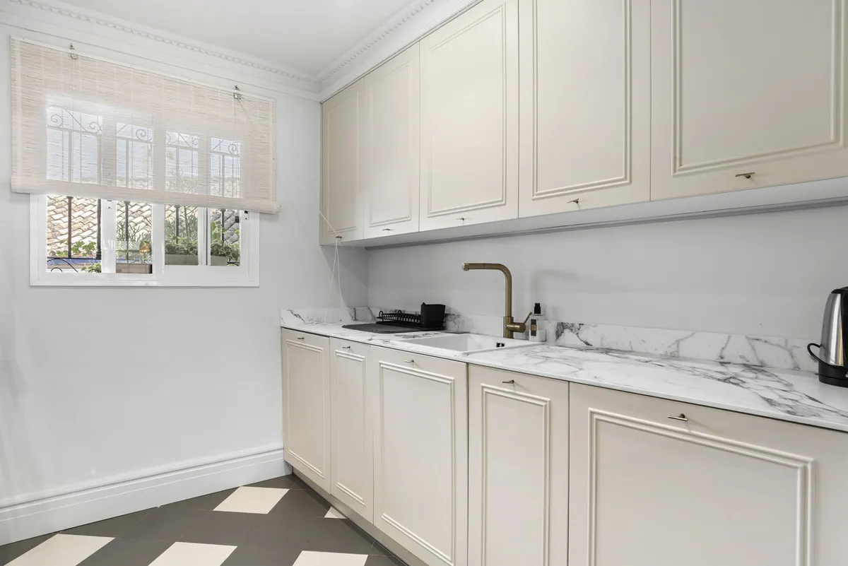 0ddd7e88-eb1e-4b3b-87e6-813c92d967c6