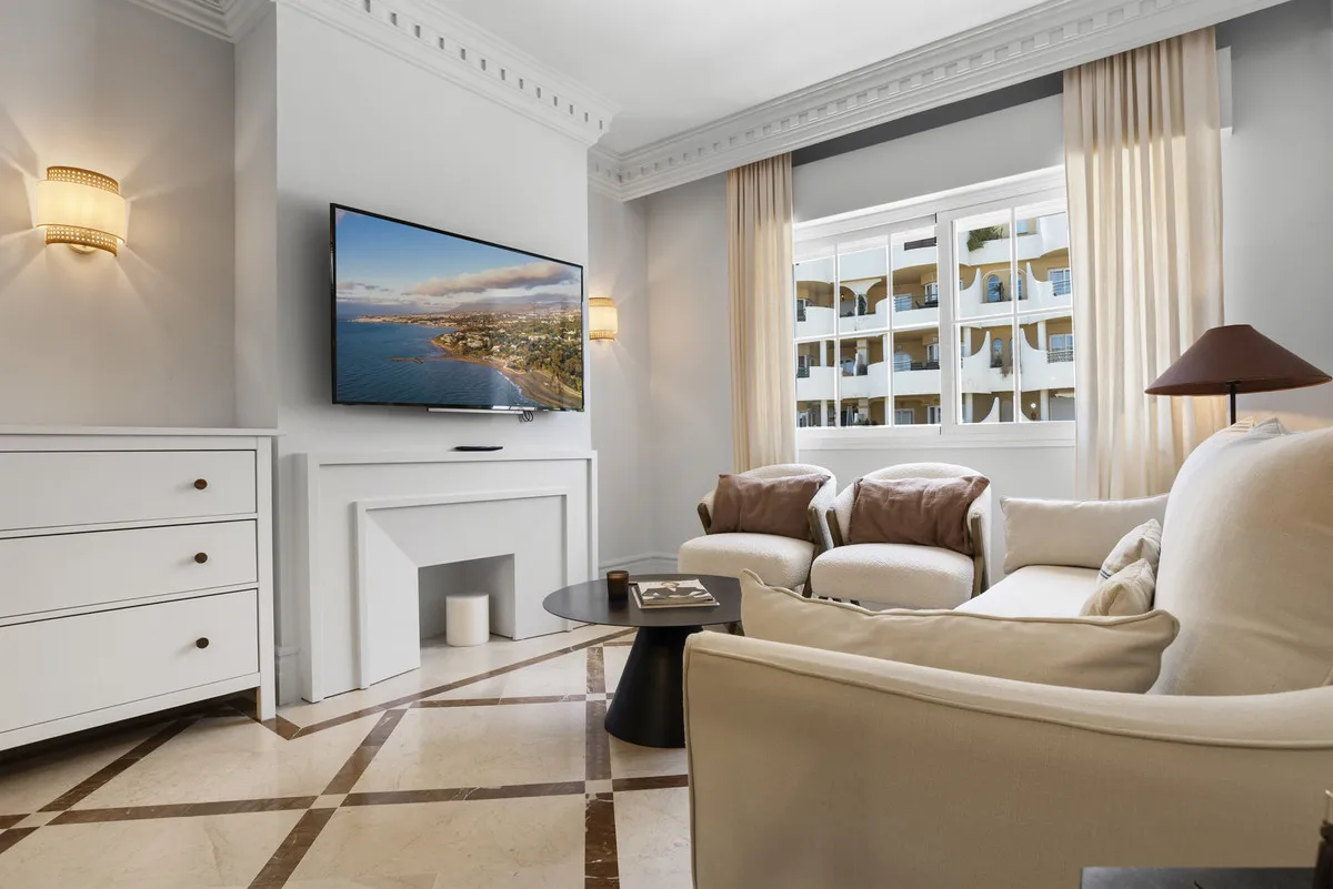 8eabe916-79cd-4f91-8e0d-a5b3987f322b