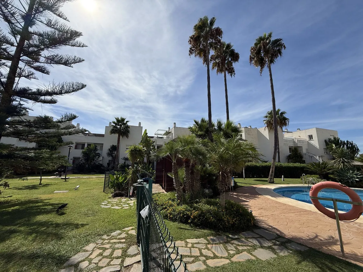 e8366c6a-3137-45bc-a539-57d184370ec1