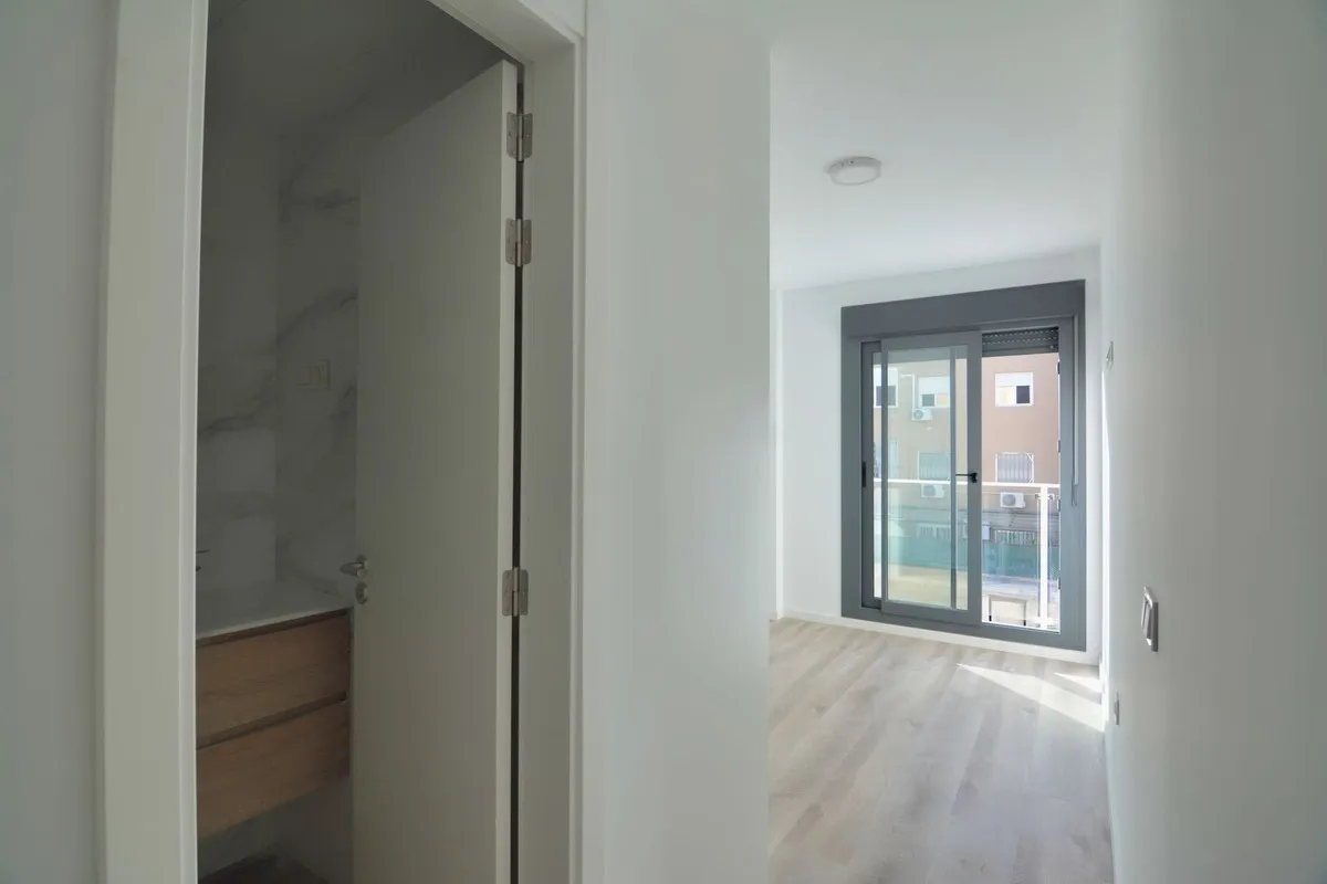 eff01e9c-6873-46fc-a110-86afb908a45a