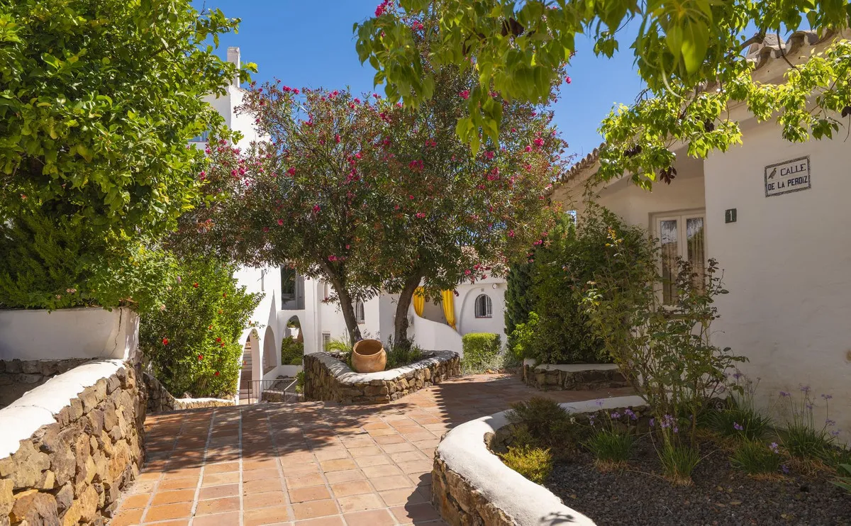 25e6662f-6272-4179-8bdd-d98863930306