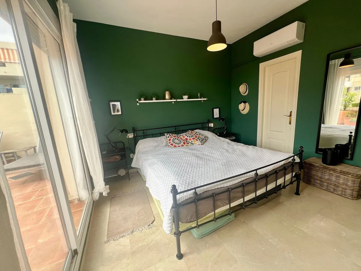 8d7083ae-b914-43d4-b2a8-9f985563e1b5