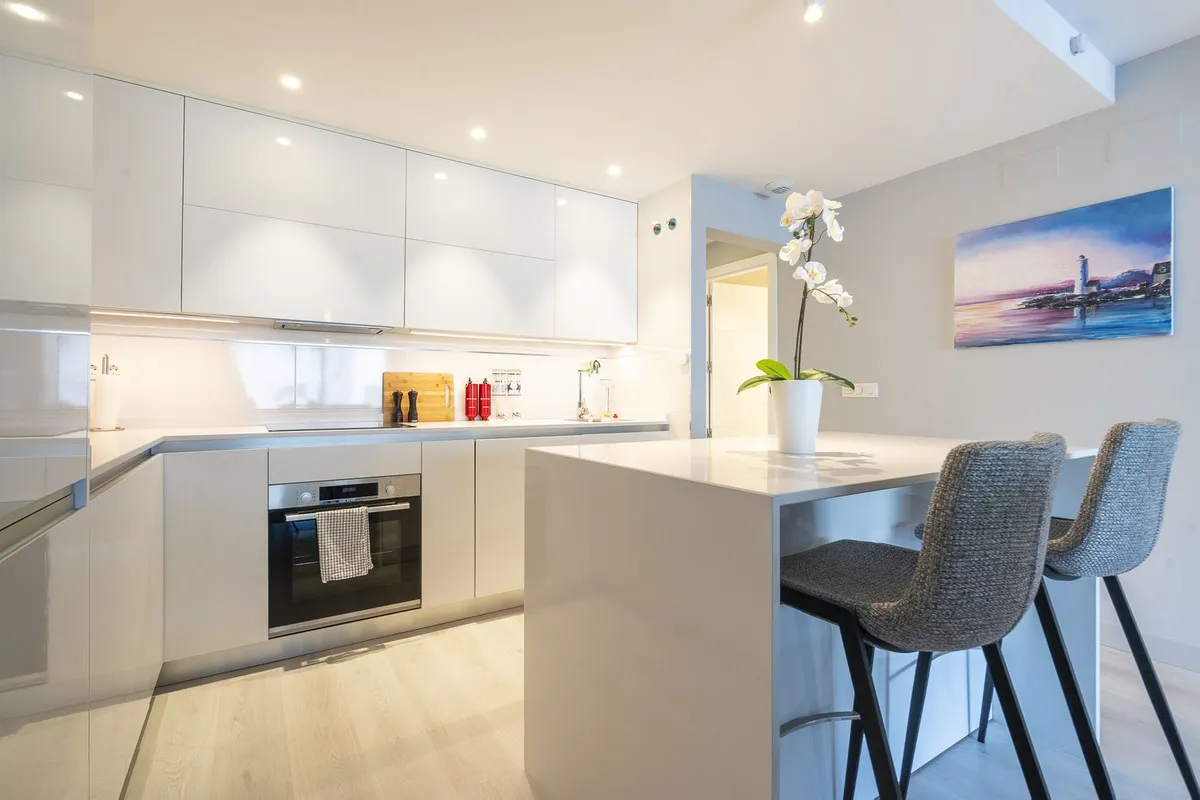 e0fcd9c6-178a-4e2e-8333-1a27a373571d