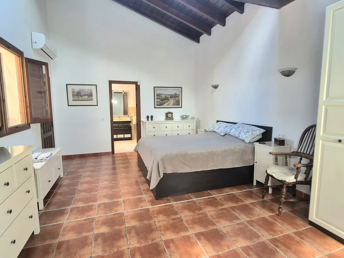 55463fcf-cc33-4c64-afe6-16a26705fb3e