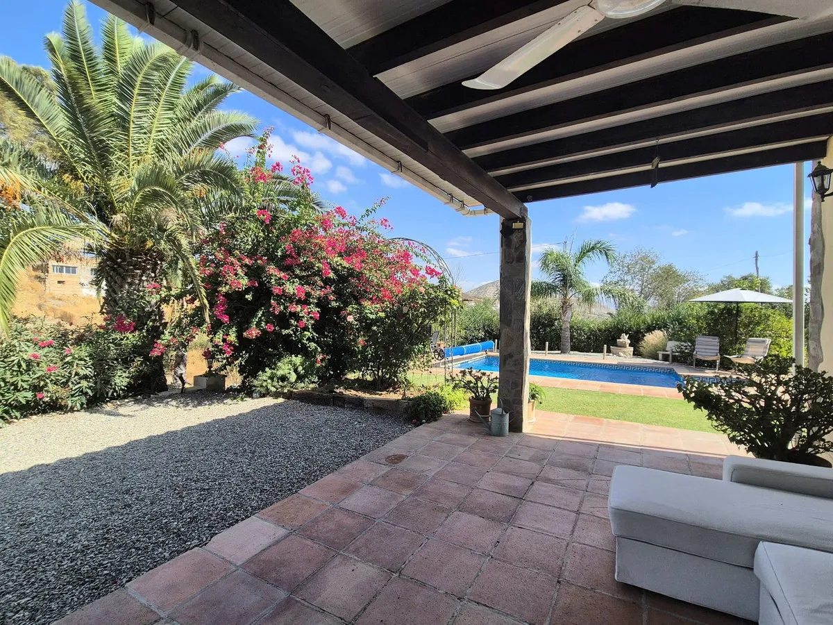 5f63dda8-e69c-4df7-886a-8bb5824b7721