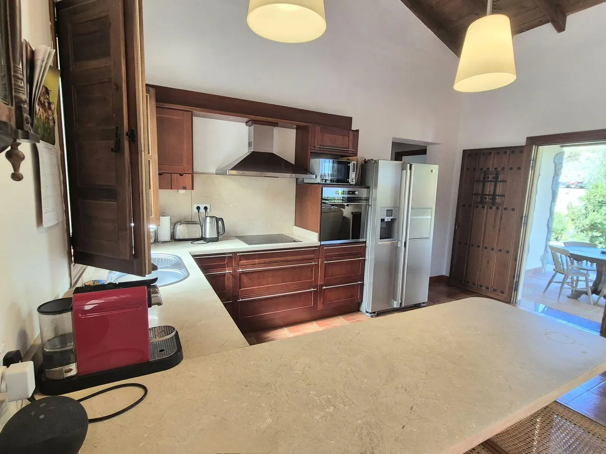 a168b8f5-743a-46a5-bff8-9e9732e523a0