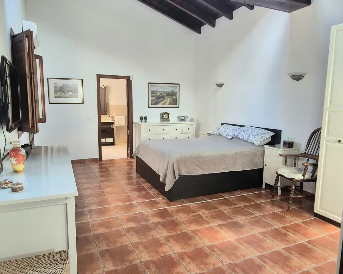 c0d1ffb2-c305-43e7-b2ea-f8fdf8e3a31b