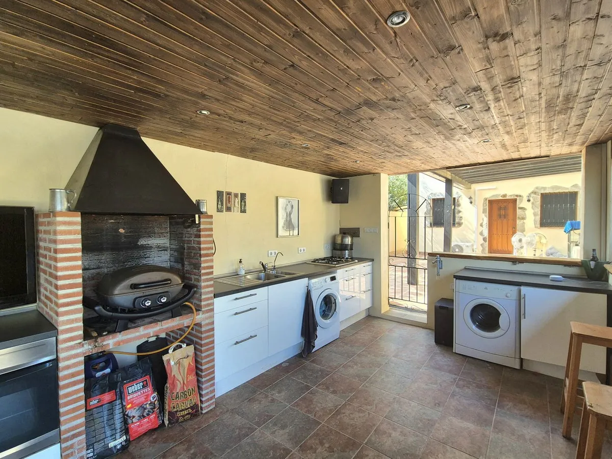 e9138850-3ea8-4c2d-b502-9fb780149f33