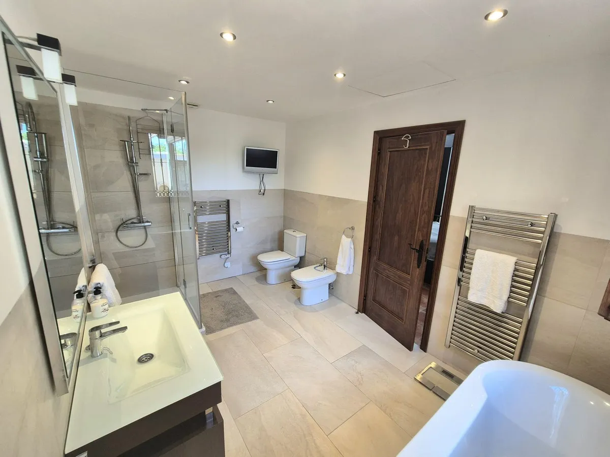 f5b40dcc-b35d-47dc-b2cf-5316192245b5