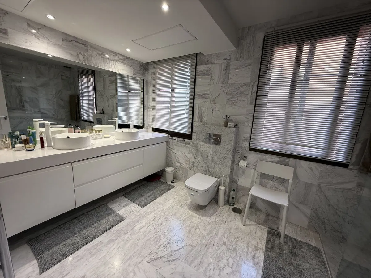 4351dd2d-5b7d-4878-9584-6f61897fbb63