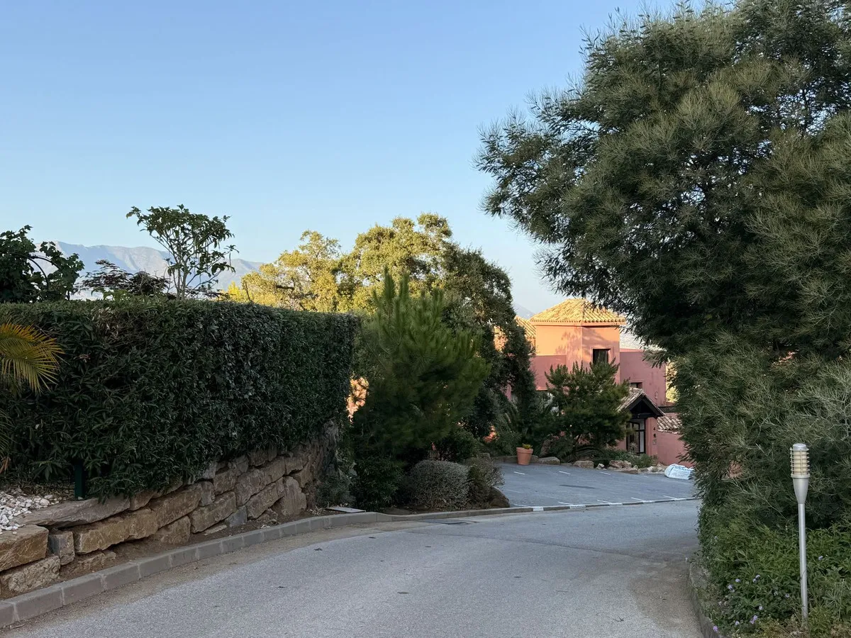 68998738-7f5a-48fa-8890-dcf3f3f74080