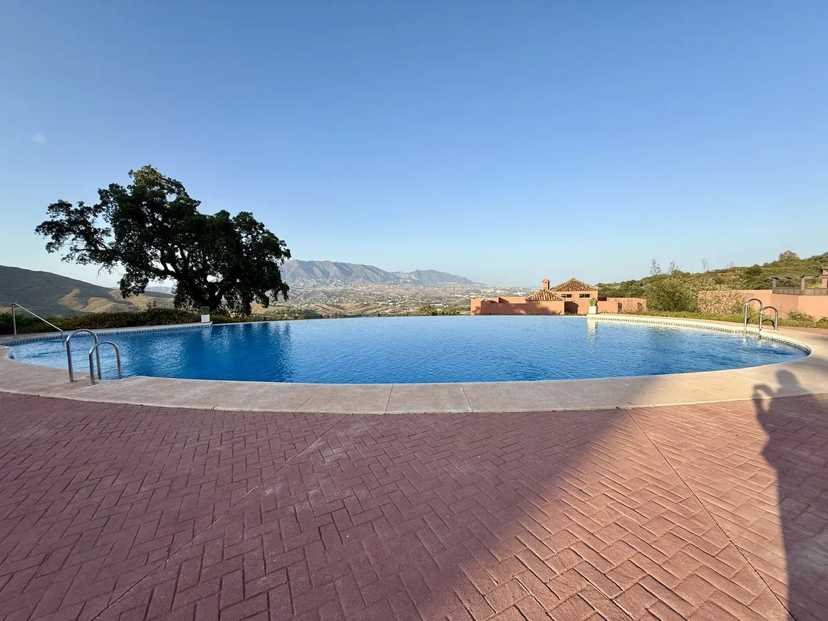 e5c07312-c2aa-4d58-af8b-d15fbf0d27dd