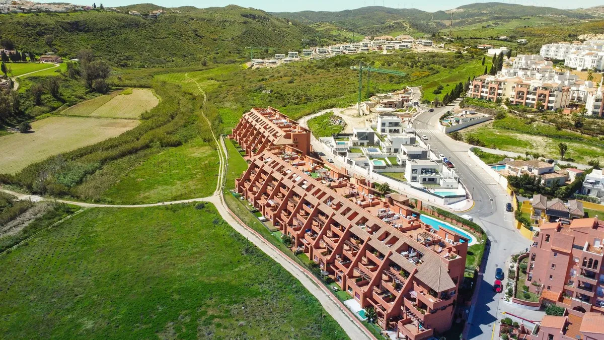 d77cafd2-cffe-4814-8095-c8464450a917