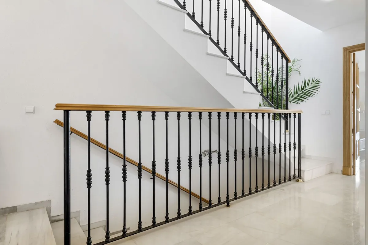 1d073cb8-f45b-4c80-a090-996e44eeb93a