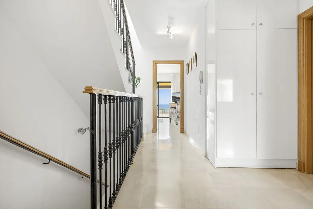 d57a4963-d169-4e72-a588-bcdc0717cf2b