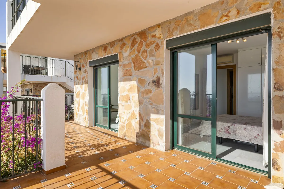 eaaef3b4-350c-4c15-b497-1e544cfed261