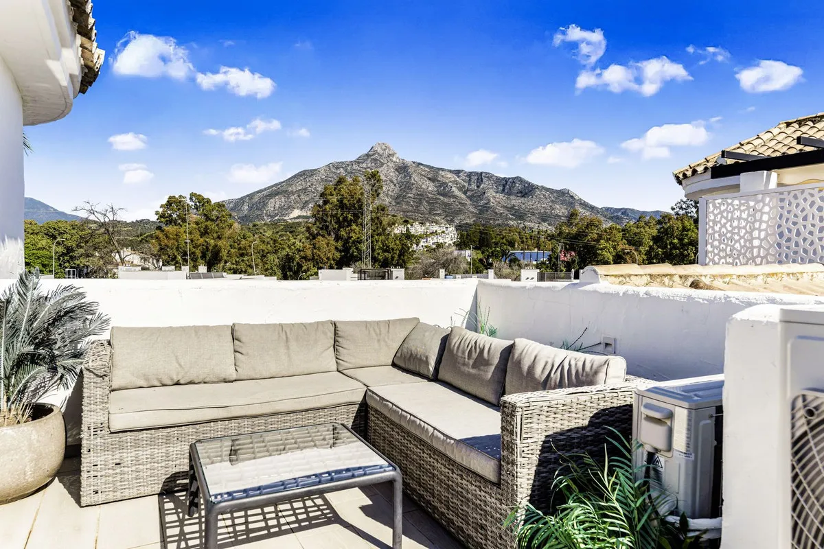 b75d9300-cc2d-40e4-87a7-8cd41fa2fd7e