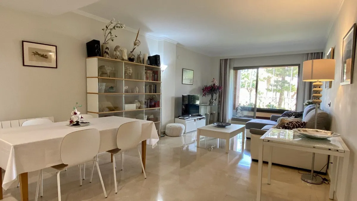 10e0ca1e-c6bd-402f-8e75-176d318ee188