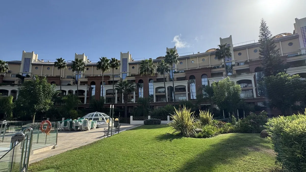 6cd96fe8-a248-4c80-b02d-add76bc79005