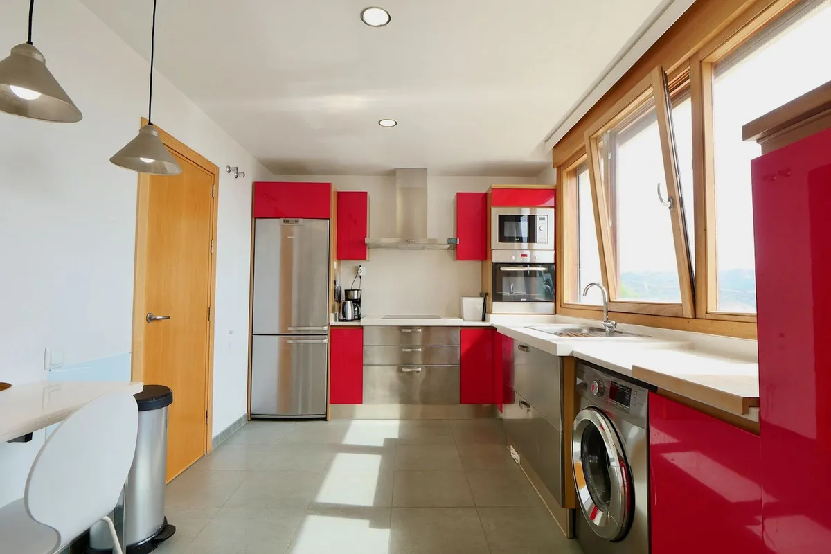 fb5f4cad-1980-48bf-aad6-bd3aa5053466