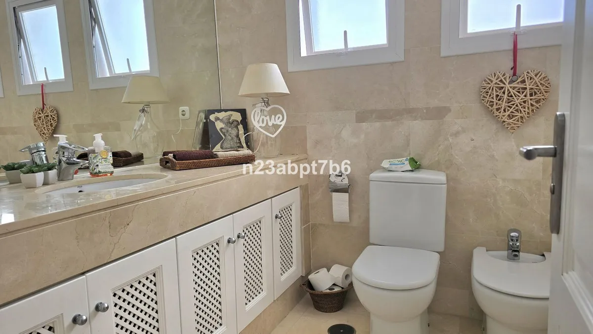 05b1e189-7a1f-4ada-b0d3-1576a7dd6928