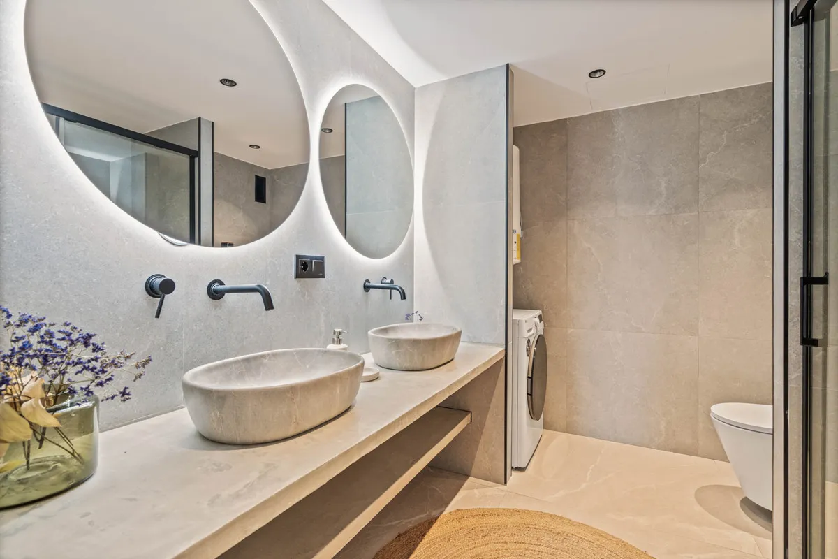 28b5707d-c2e5-4020-98ab-0e525e2b64c1