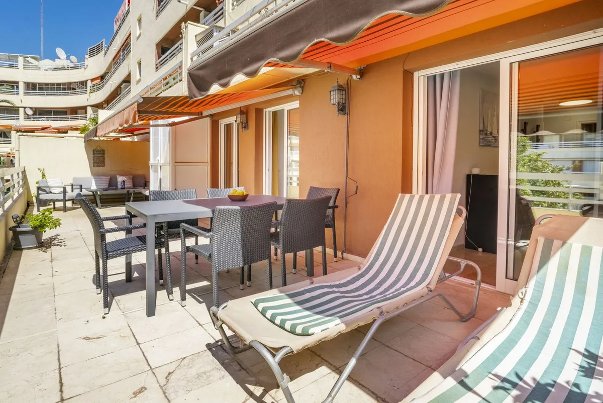 5784023e-8726-490f-b528-5c8c552dc3d9